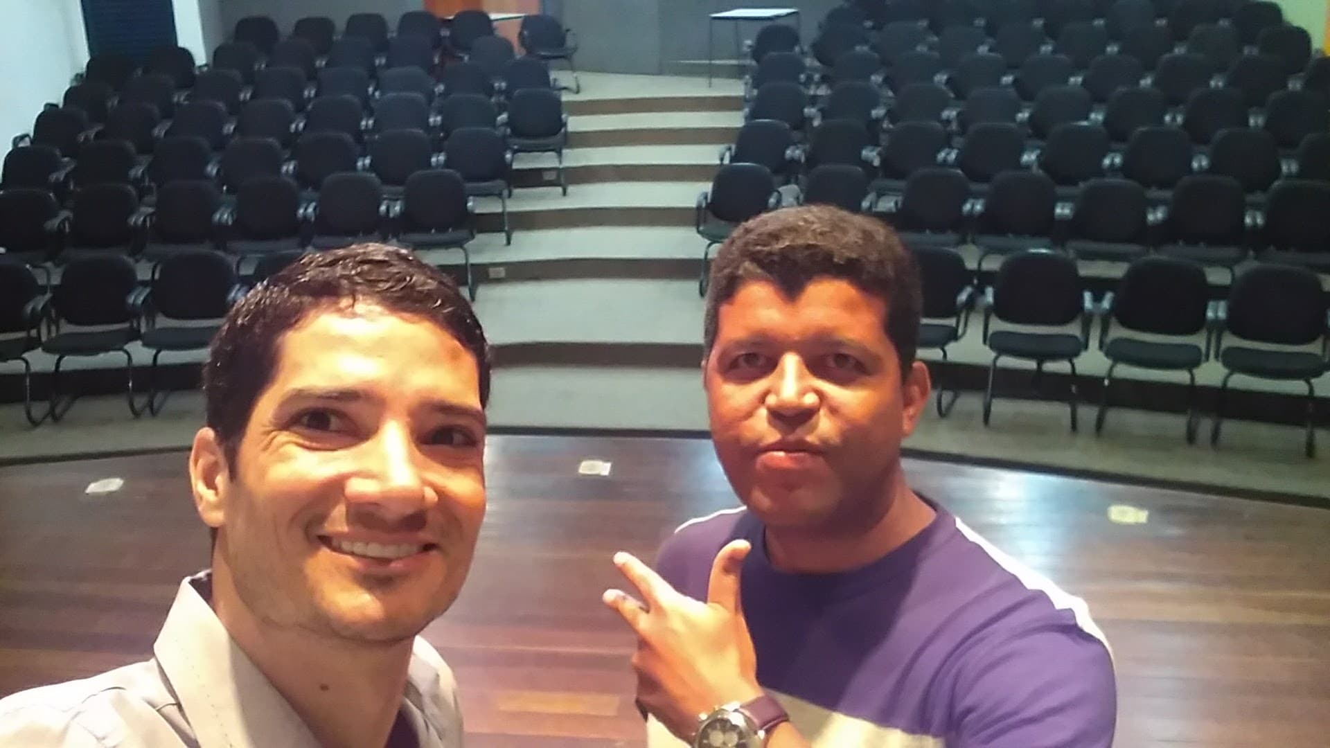 Selfie no auditório vazio
