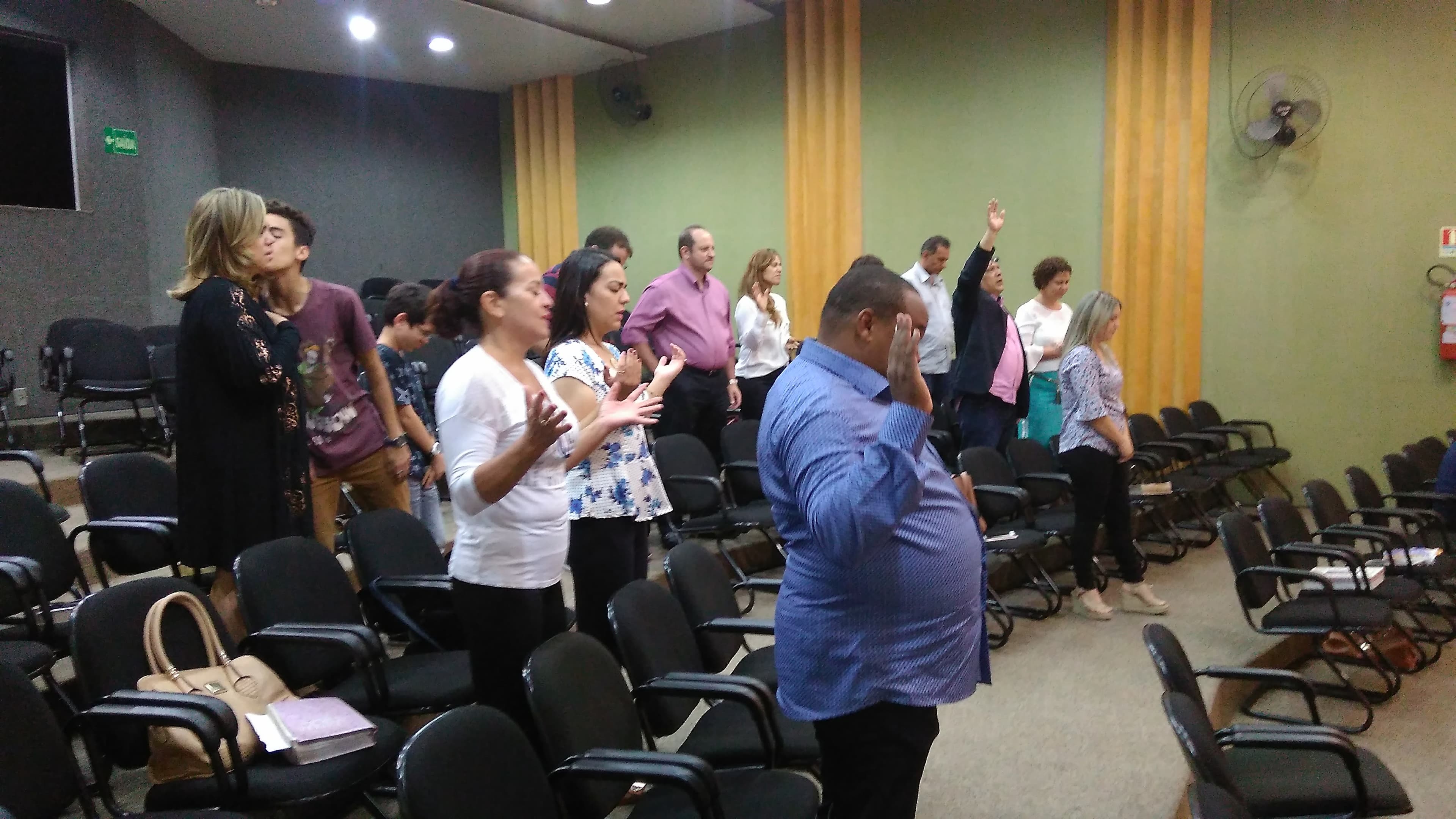 Mãos erguidas